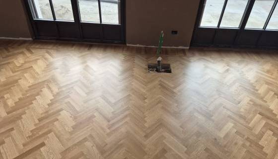 Posa parquet a spina a Brescia